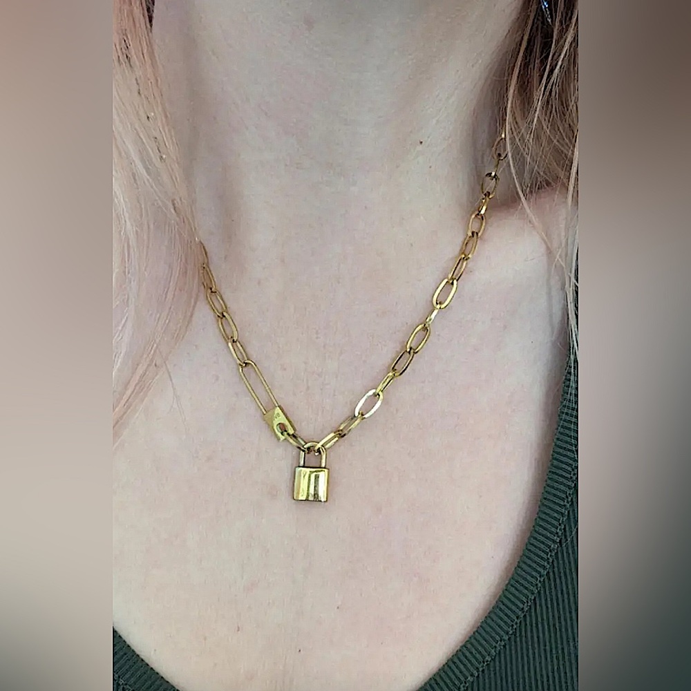 Stainless Steel gold tone Love Lock Pendant paperclip Necklace